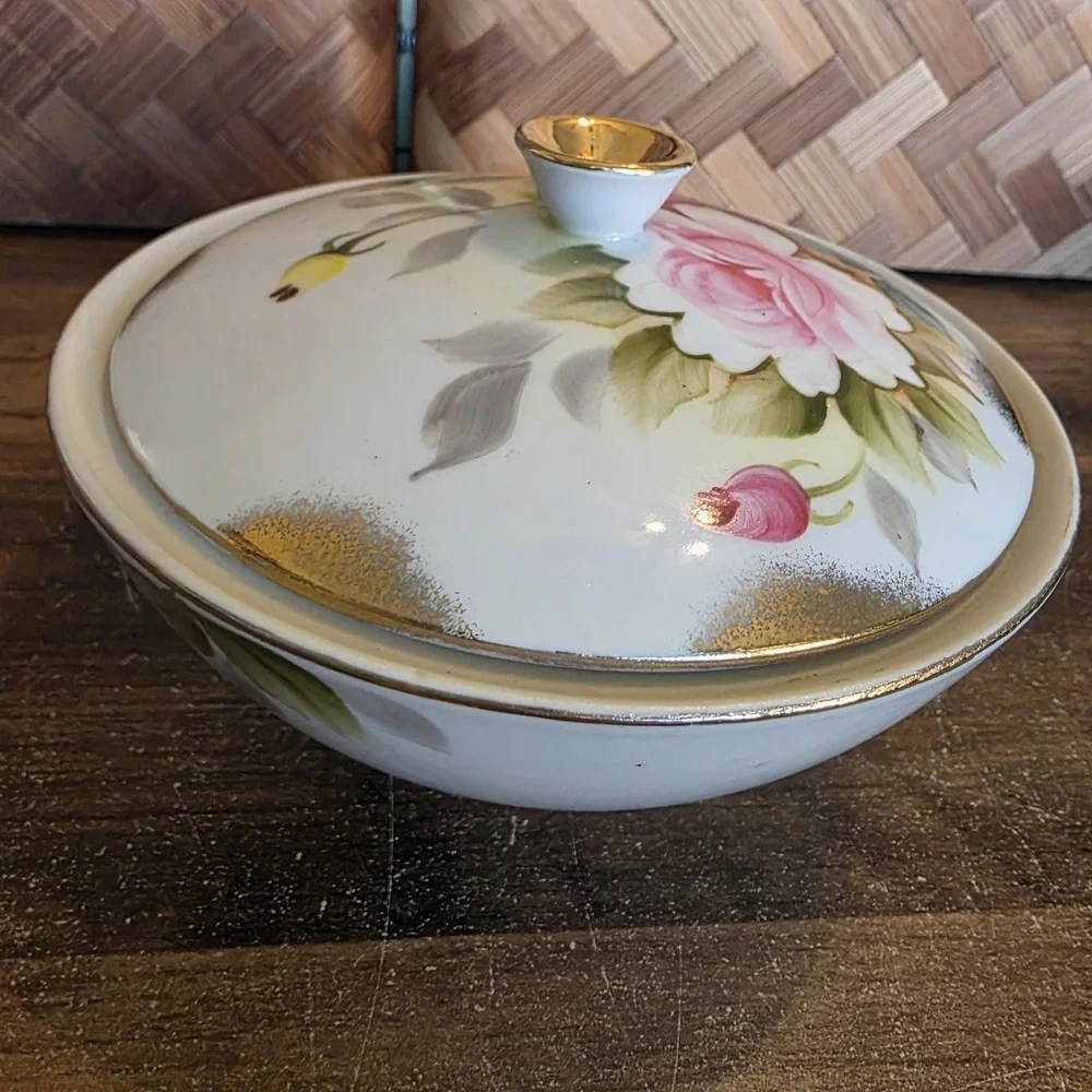 Round Dish with Lid 6
